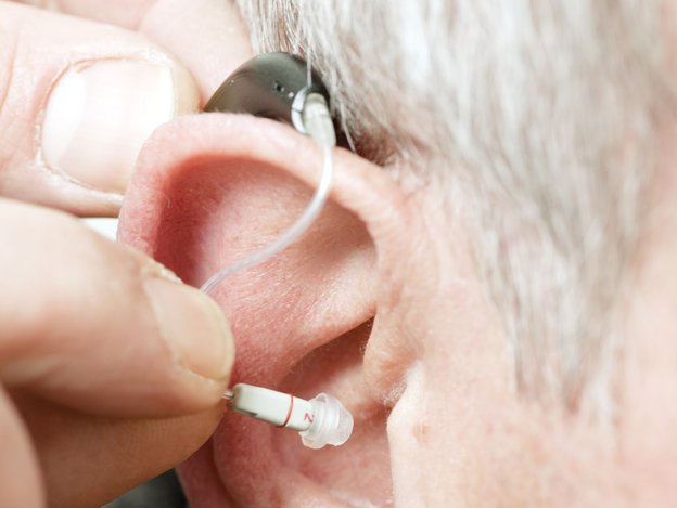 Media dis& dat: Hearing aids: A luxury good for many U.S. senior citizens